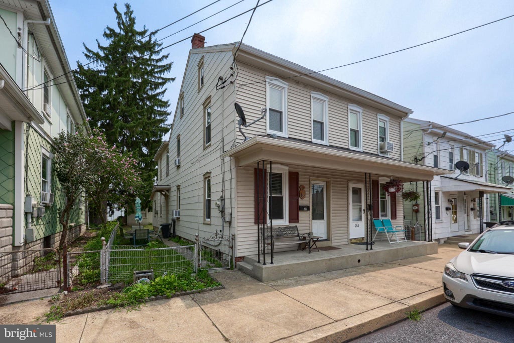 Photo of 251 S Charlotte Street, MANHEIM, PA 17545 (MLS # PALA2090394)