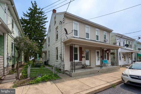 Townhouse For Sale - 251 S Charlotte Street<br/> MANHEIM, PA 17545