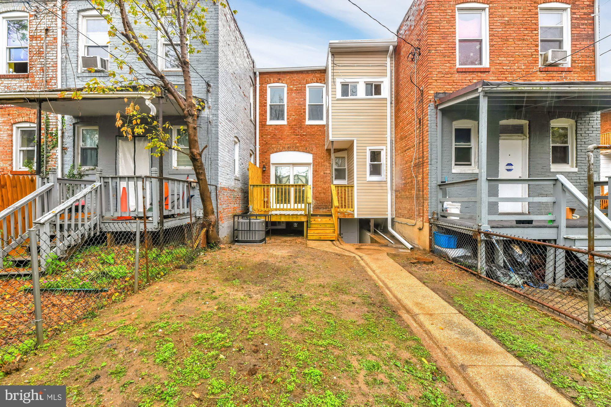 PEN LUCY - Residential Lease