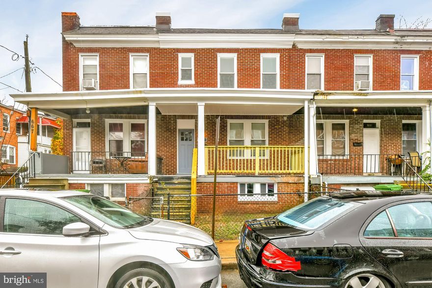 Come check out this beautiful 3br, 1.5 bath townhome. Featuring gorgeous hardwood floors, 1st floor bathroom, And a Newly renovated kitchen with brand-new stainless-steel appliance. Spacious bedrooms, the basement is where you will find a brand-new washer and dryer, and extra storage space. Like what you see? Come check it out! Call us now to set up an appointment to view this home!
*Background & Credit check required for all occupants 18 years & older.
*Pets allowed max of 50Ib with additional security deposit