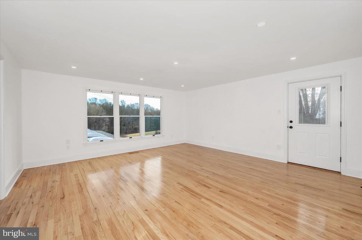 DARNESTOWN OUTSIDE - Residential