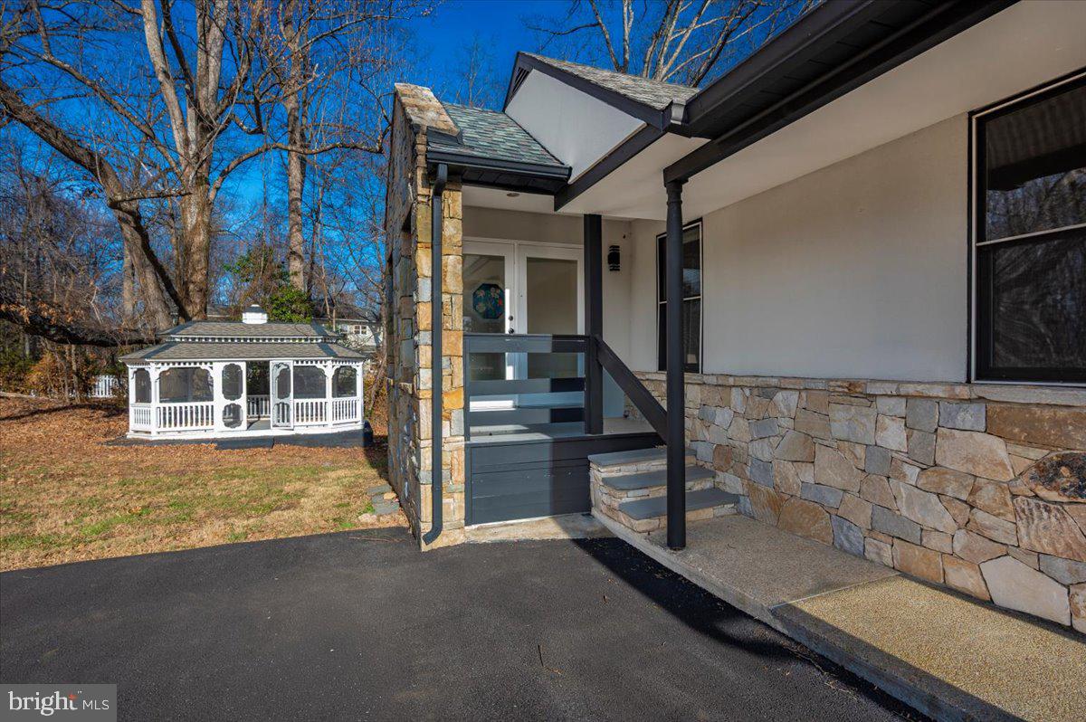 DARNESTOWN OUTSIDE - Residential