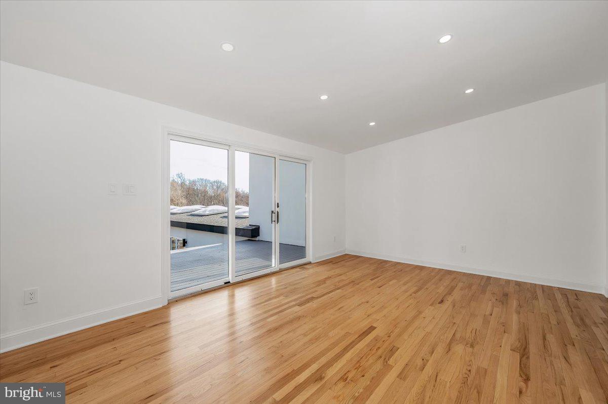 DARNESTOWN OUTSIDE - Residential