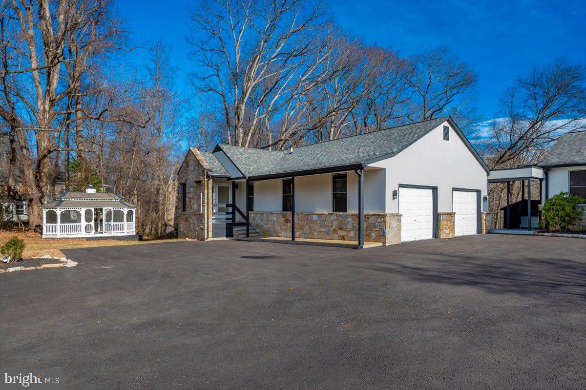 DARNESTOWN OUTSIDE - Residential