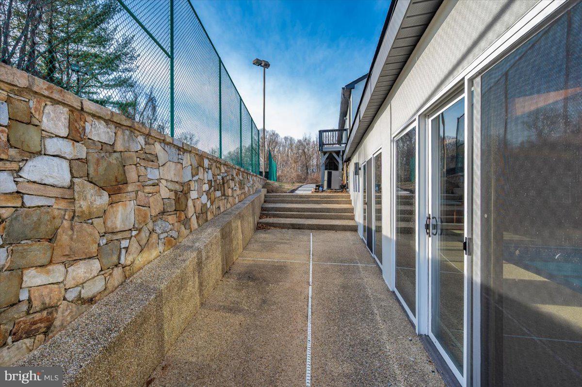 DARNESTOWN OUTSIDE - Residential