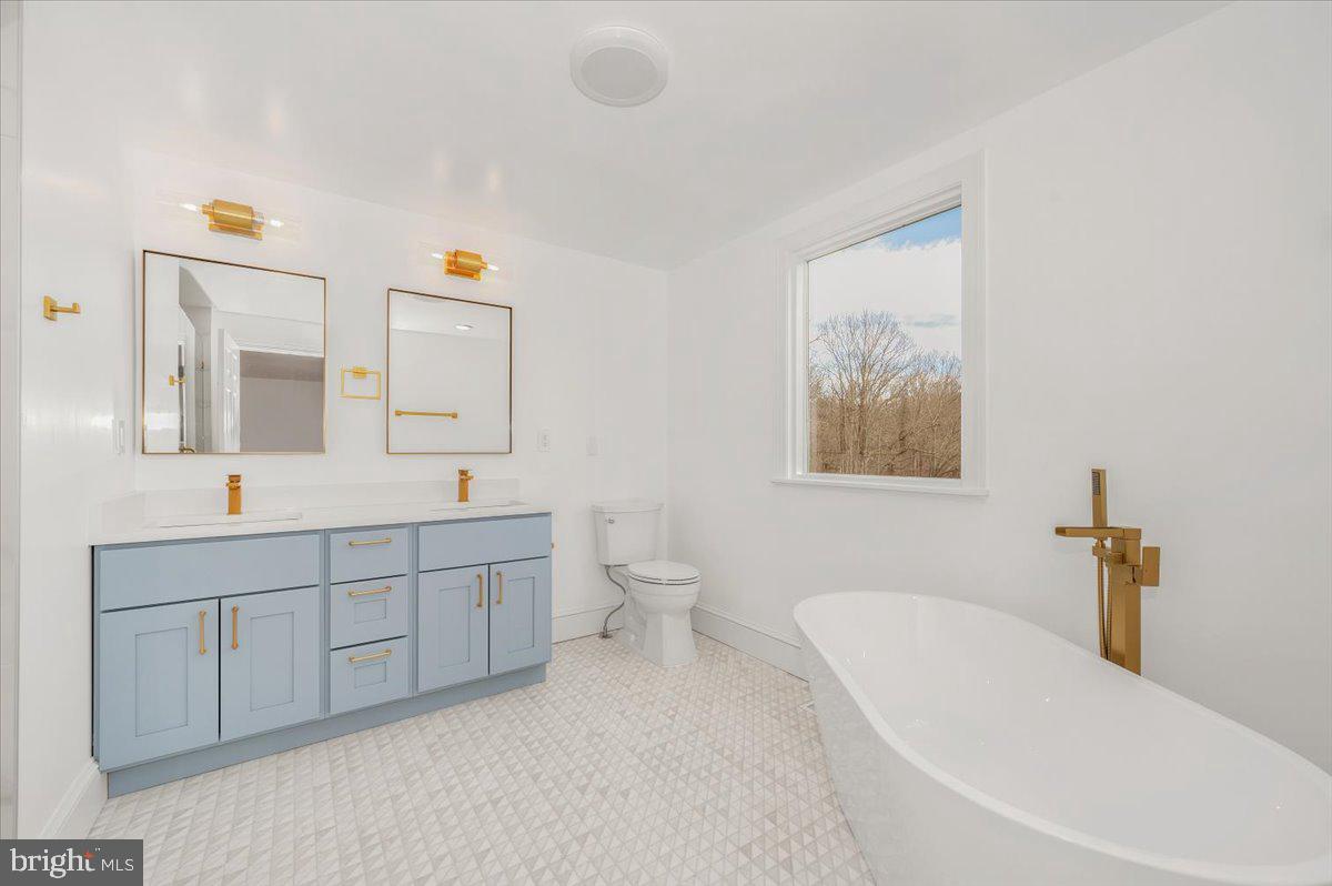 DARNESTOWN OUTSIDE - Residential