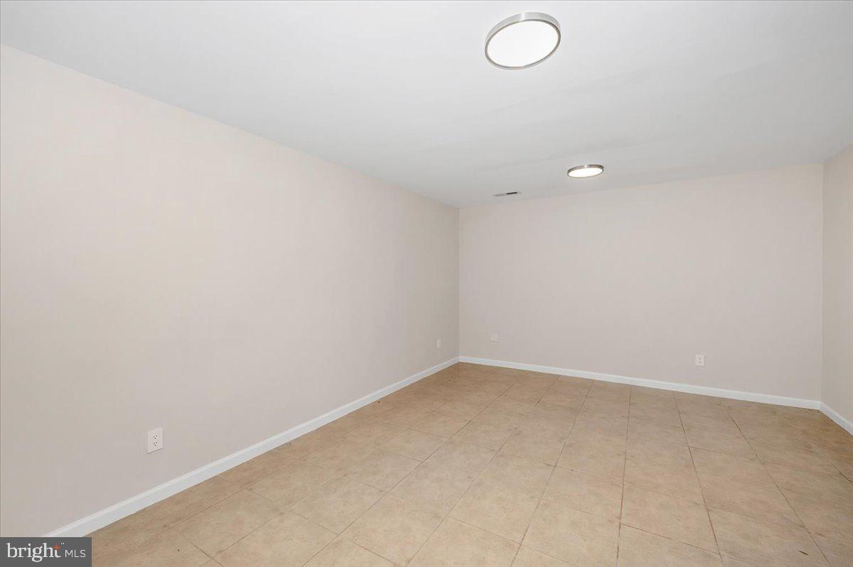 DARNESTOWN OUTSIDE - Residential