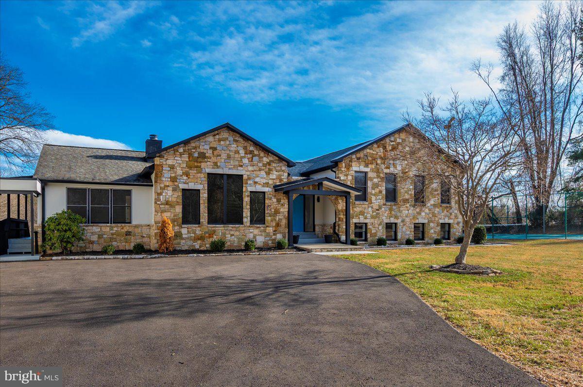 DARNESTOWN OUTSIDE - Residential