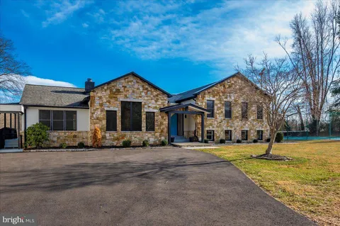 14001 Berryville Road, Darnestown, MD MLS: MDMC2213828