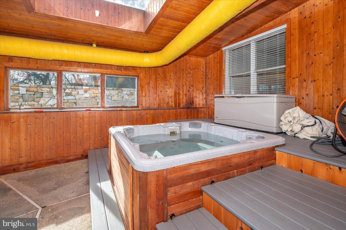 DARNESTOWN OUTSIDE - Residential