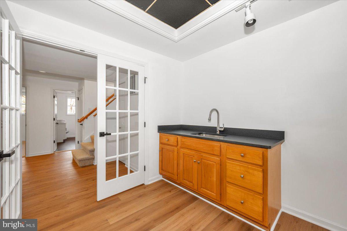 DARNESTOWN OUTSIDE - Residential