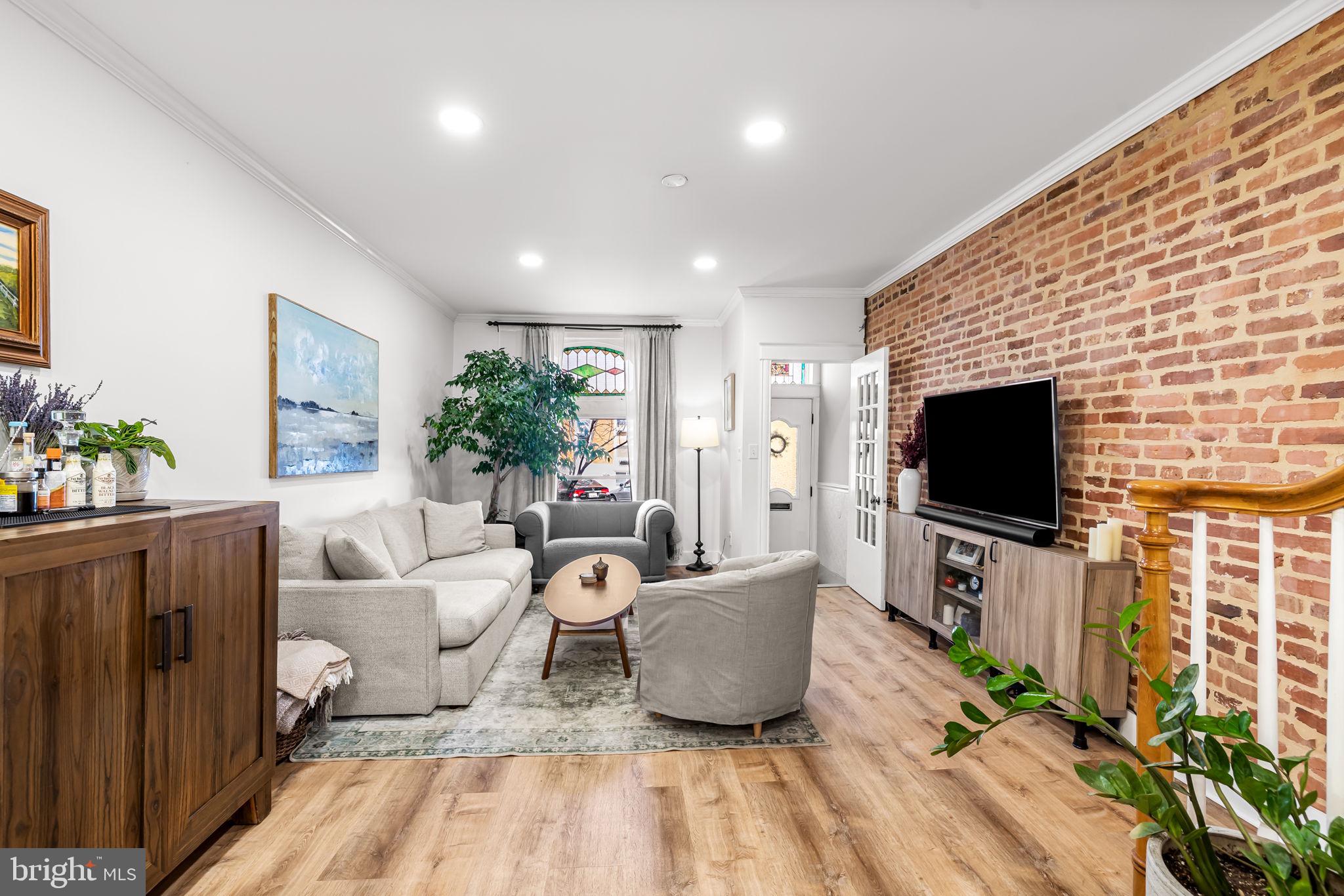 524 S KENWOOD AVENUE