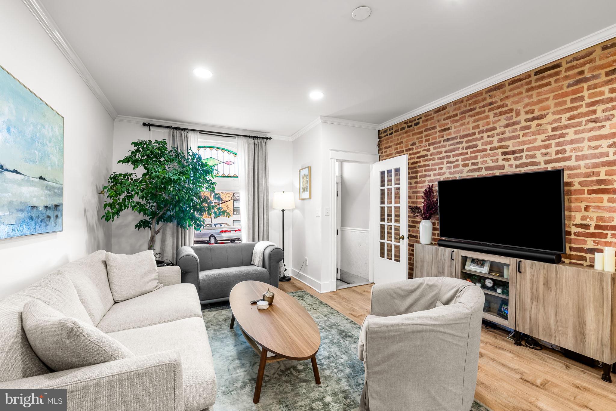 524 S KENWOOD AVENUE