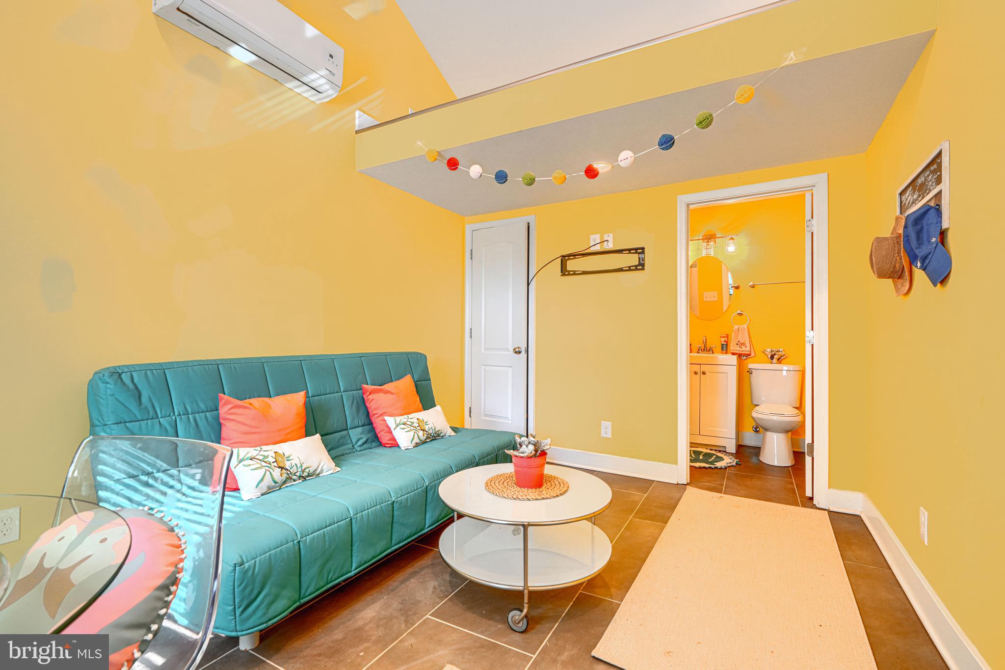 OLIVER BEACH - Residential