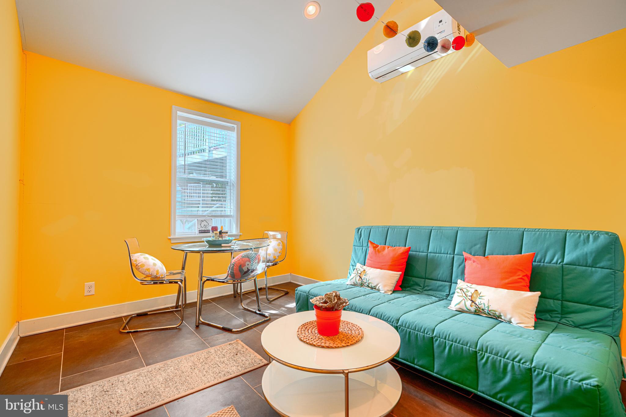 OLIVER BEACH - Residential