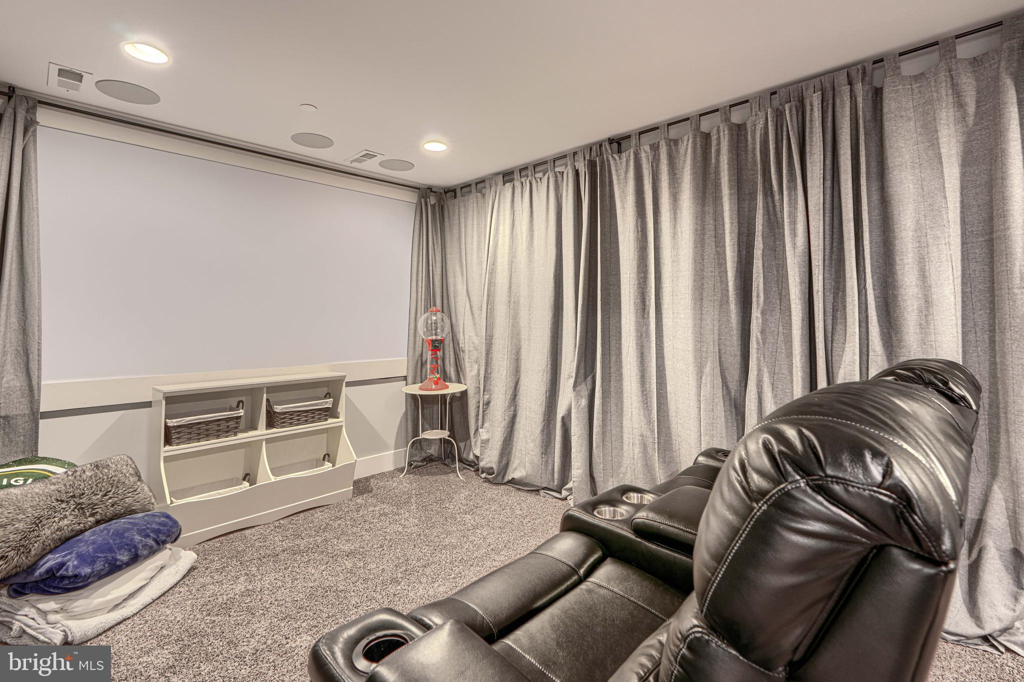 OLIVER BEACH - Residential