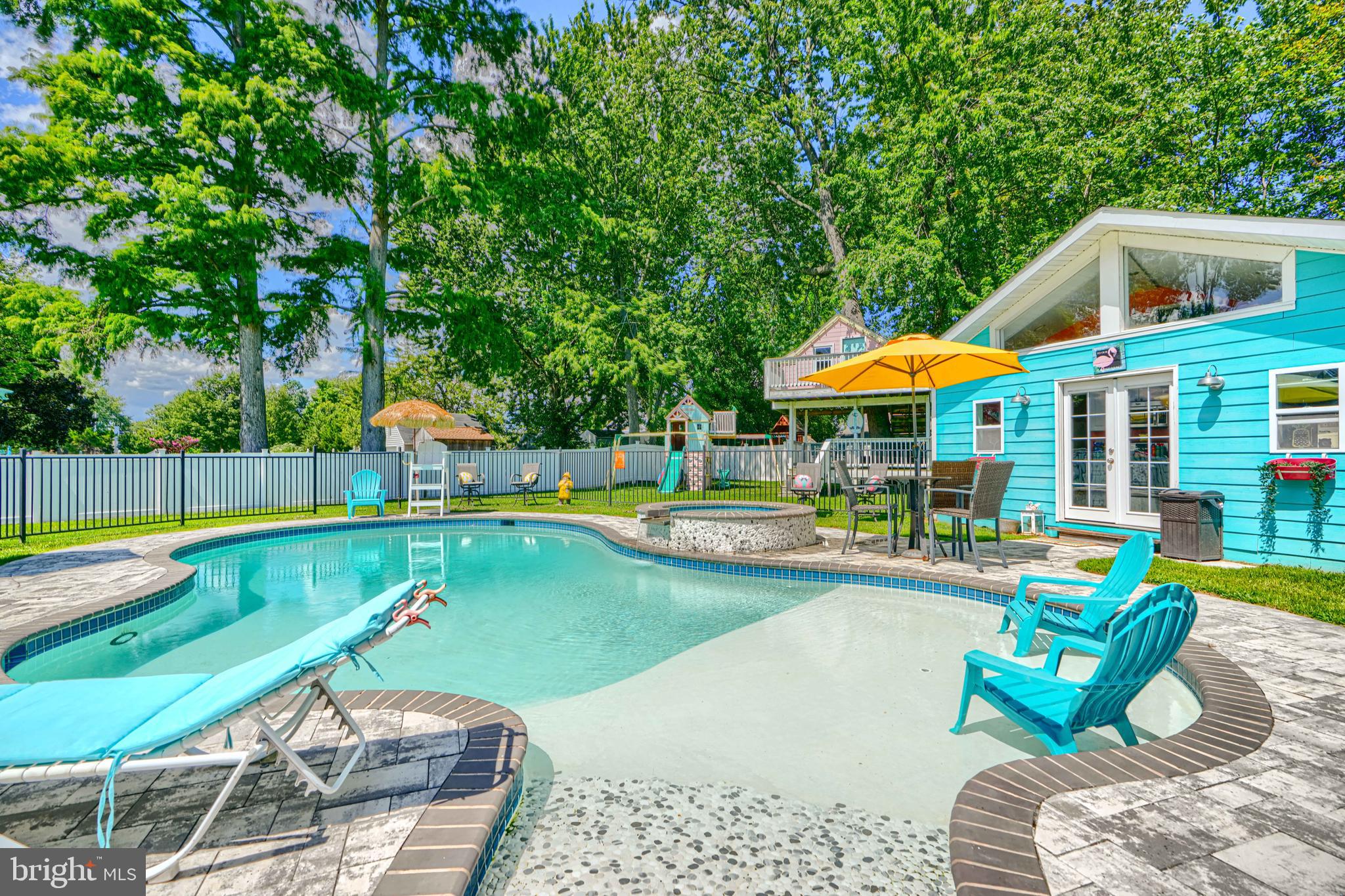 OLIVER BEACH - Residential