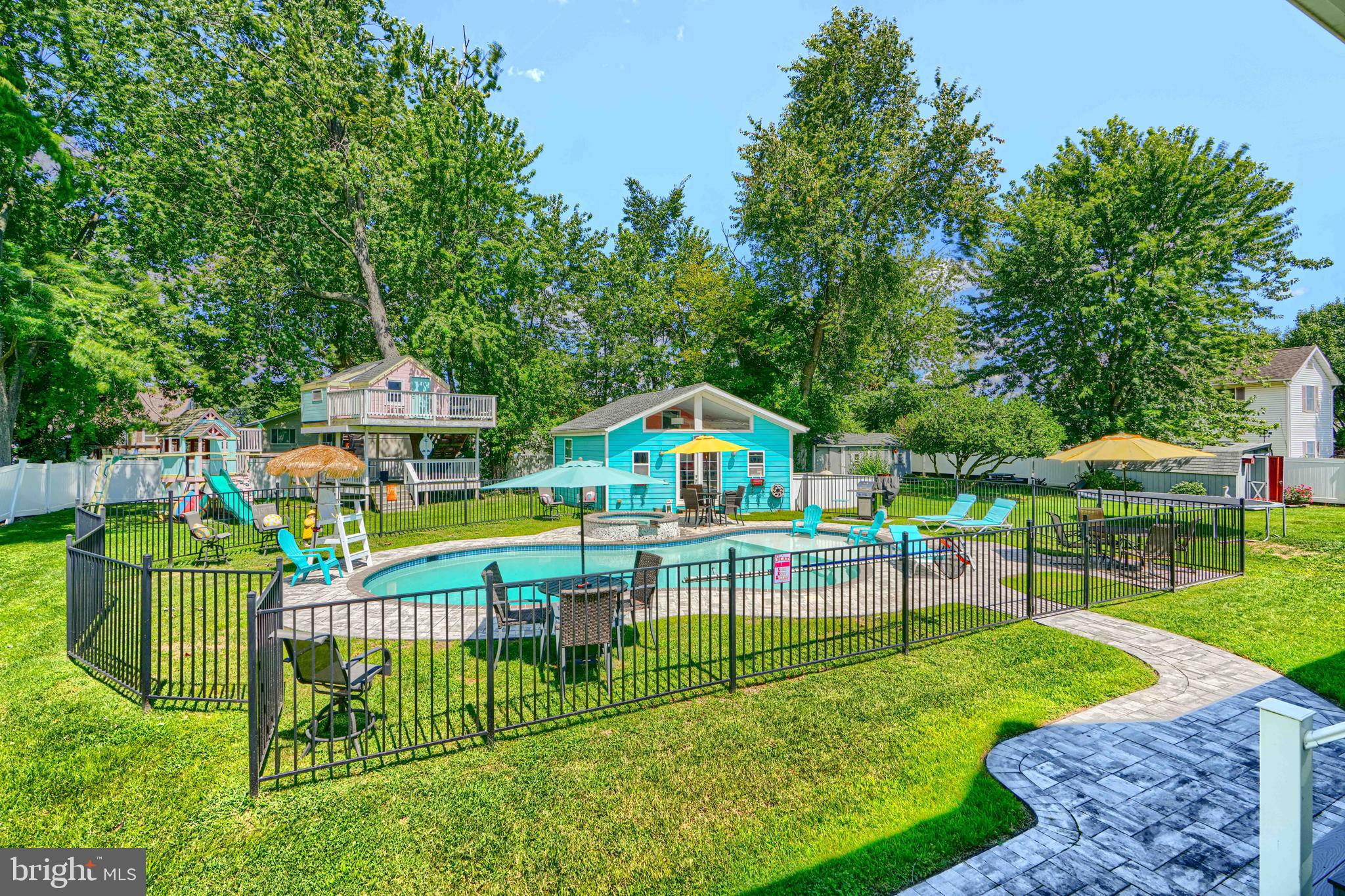 OLIVER BEACH - Residential