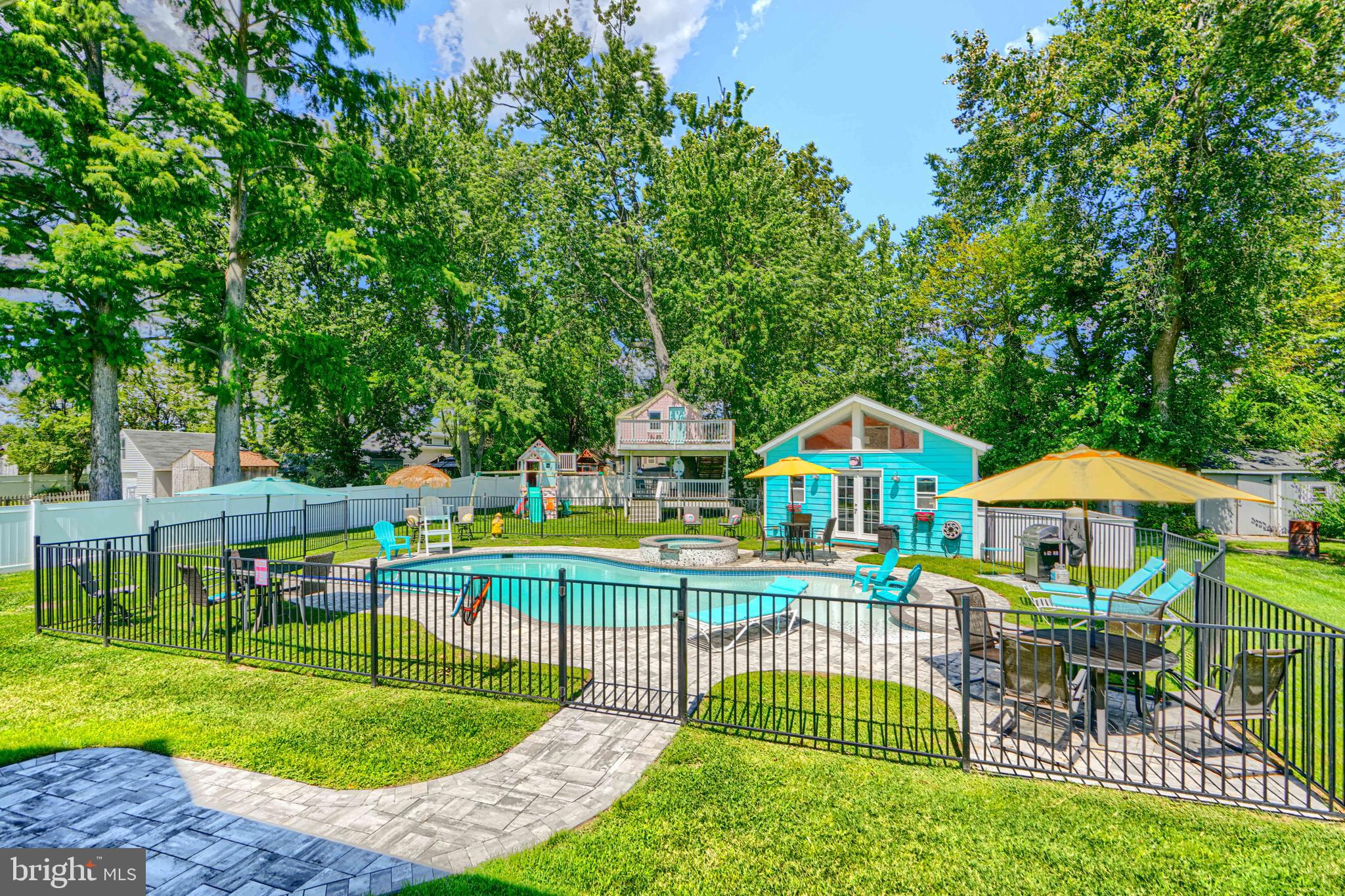 OLIVER BEACH - Residential