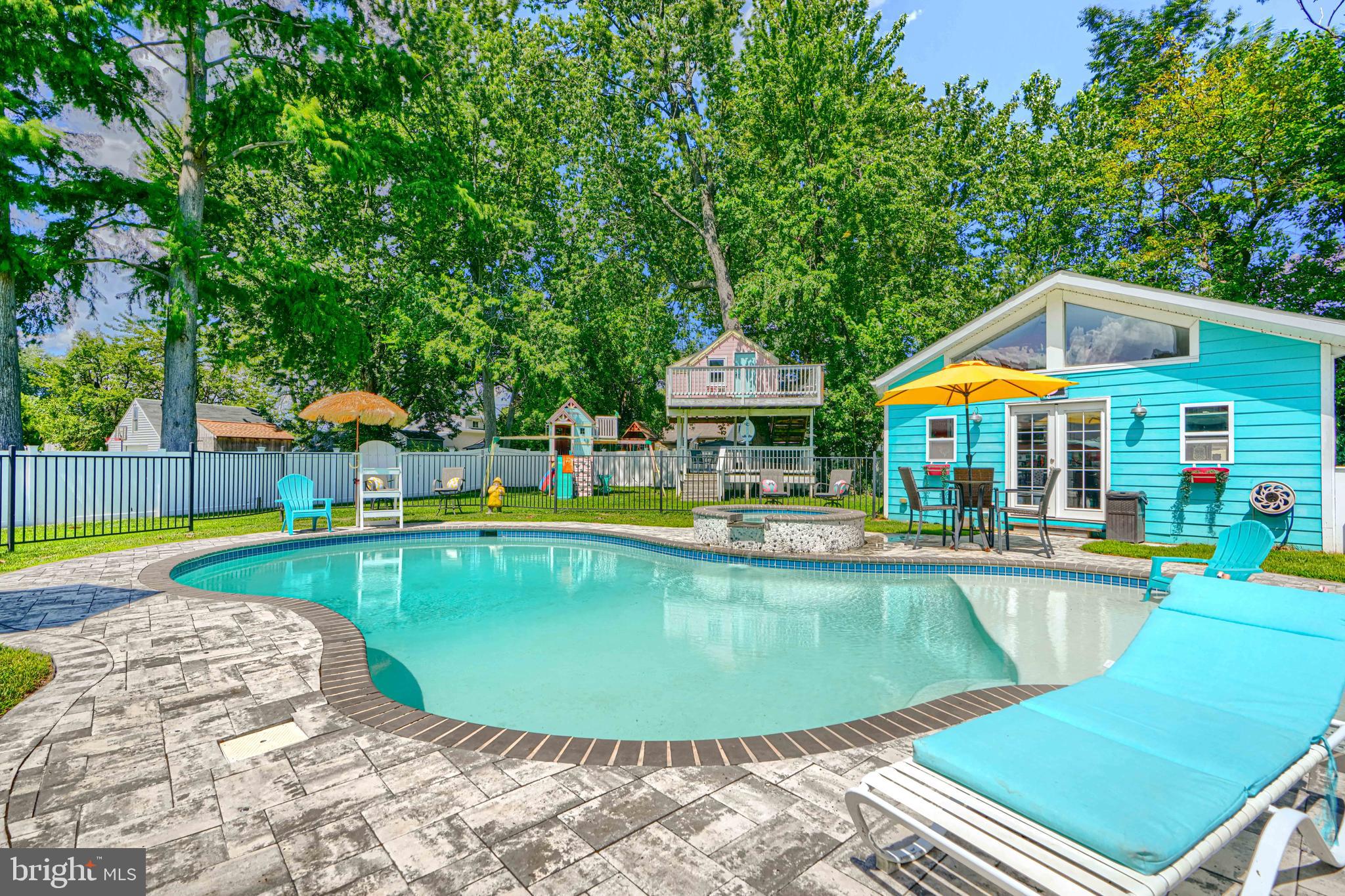 OLIVER BEACH - Residential