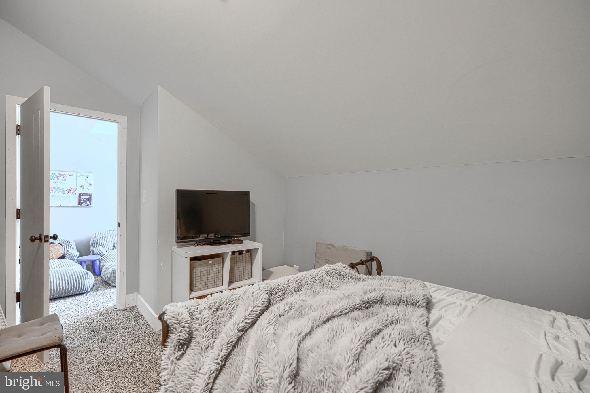 OLIVER BEACH - Residential