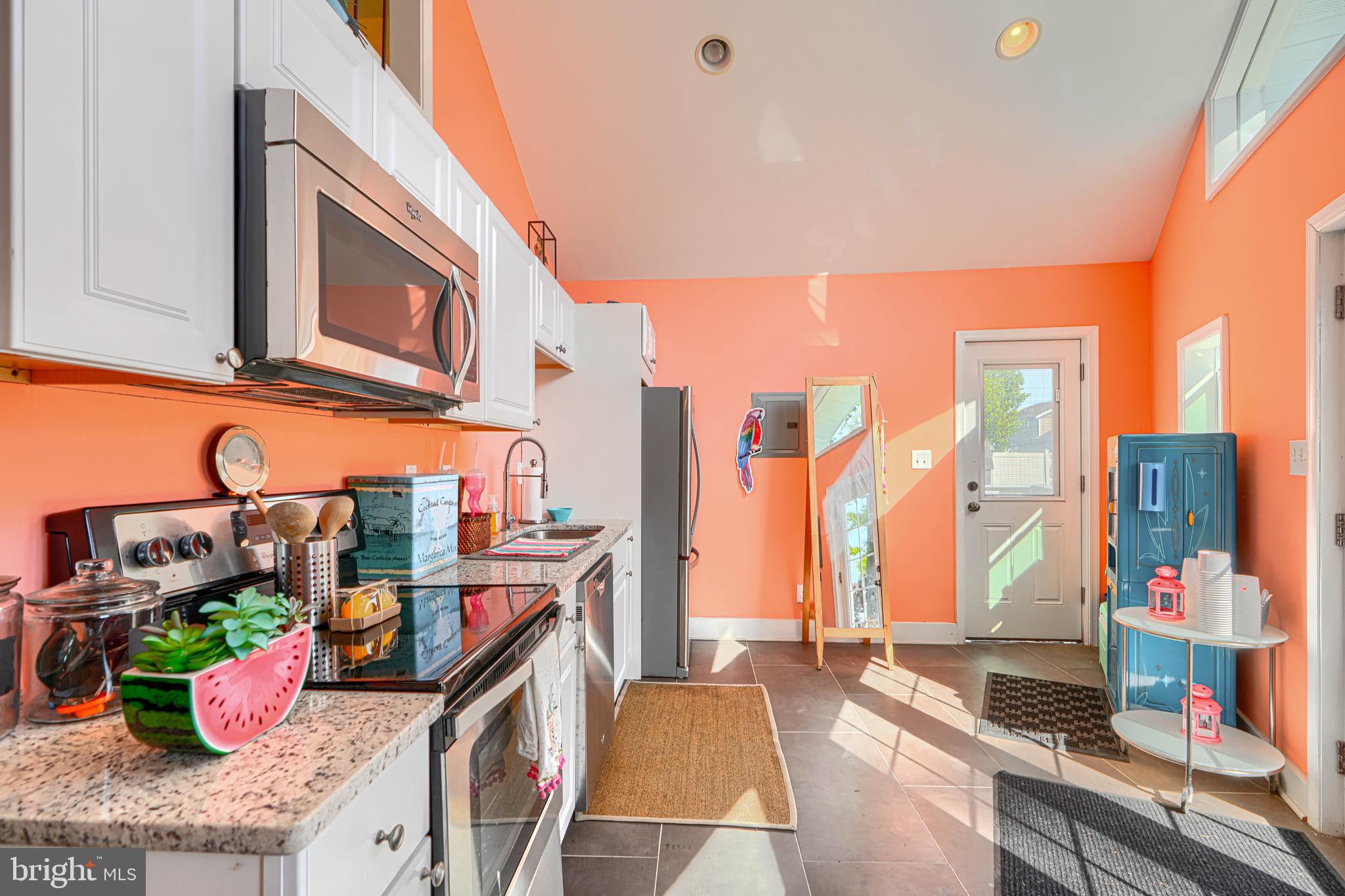 OLIVER BEACH - Residential