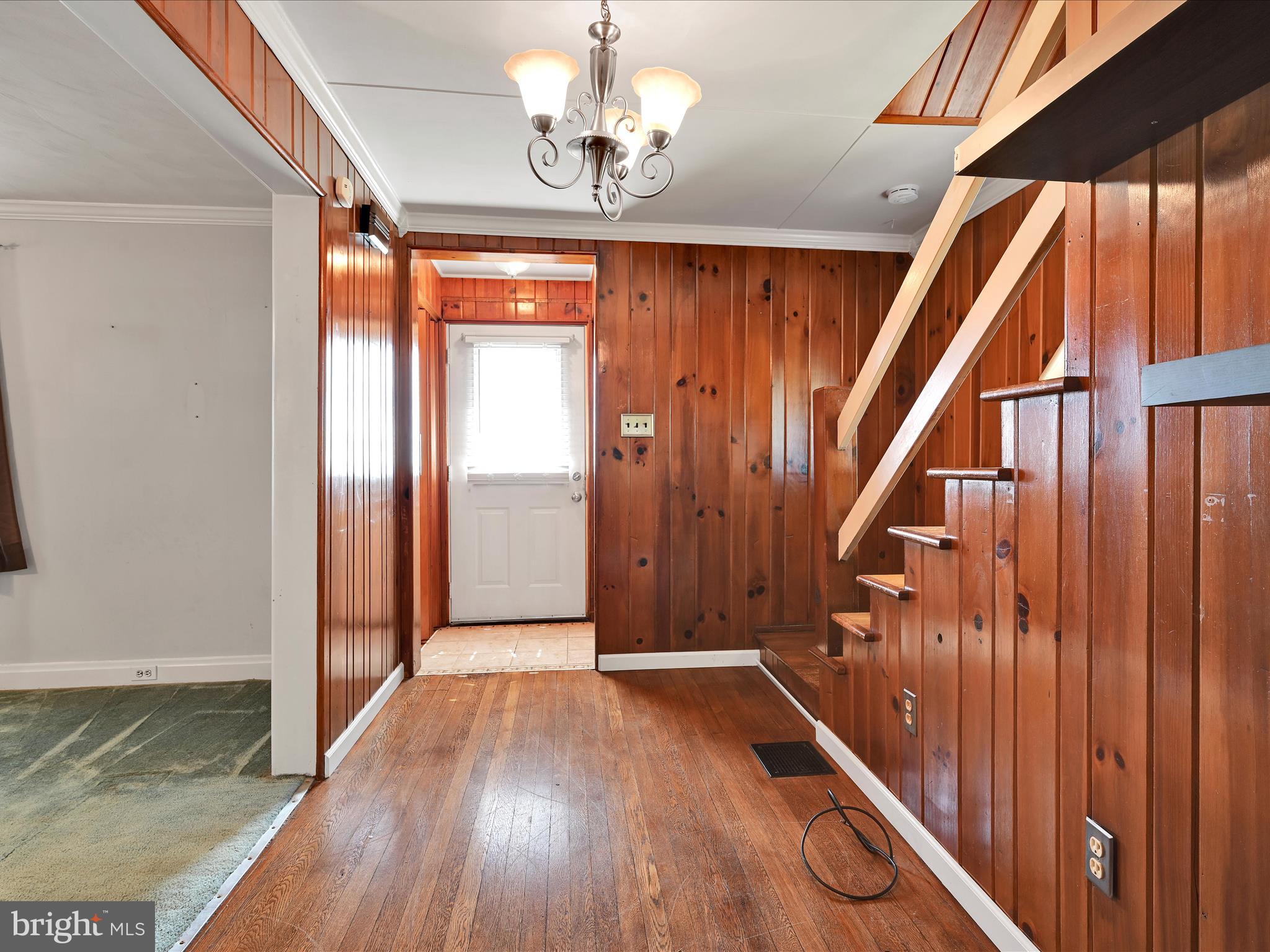 809 N FORGE ROAD