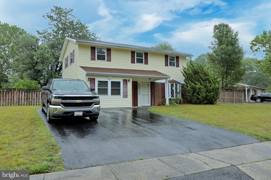 Don't let the year build worry you , this well cared for house is ready for you to call it home.
This 4 bedroom home comes with the original Jack and Jill bath upstairs, half bath on the first floor.
Kitchen remodeled 7 years ago, stainless steel appliances brand new. Bonus room on the first floor ( office, play room, workout area)  Eating area next to the kitchen opens to screened in porch and an oversized fenced back yard. Roof and HVAC 4 years old, roof less than 10 years...
Best of all NO HOA!