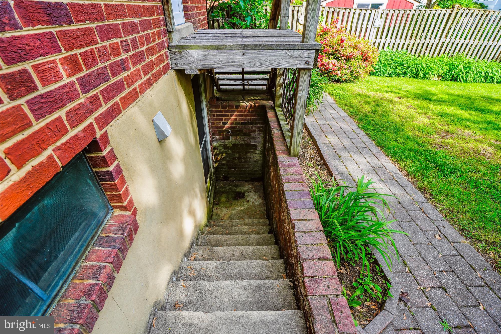 BUCKNELL MANOR - Residential