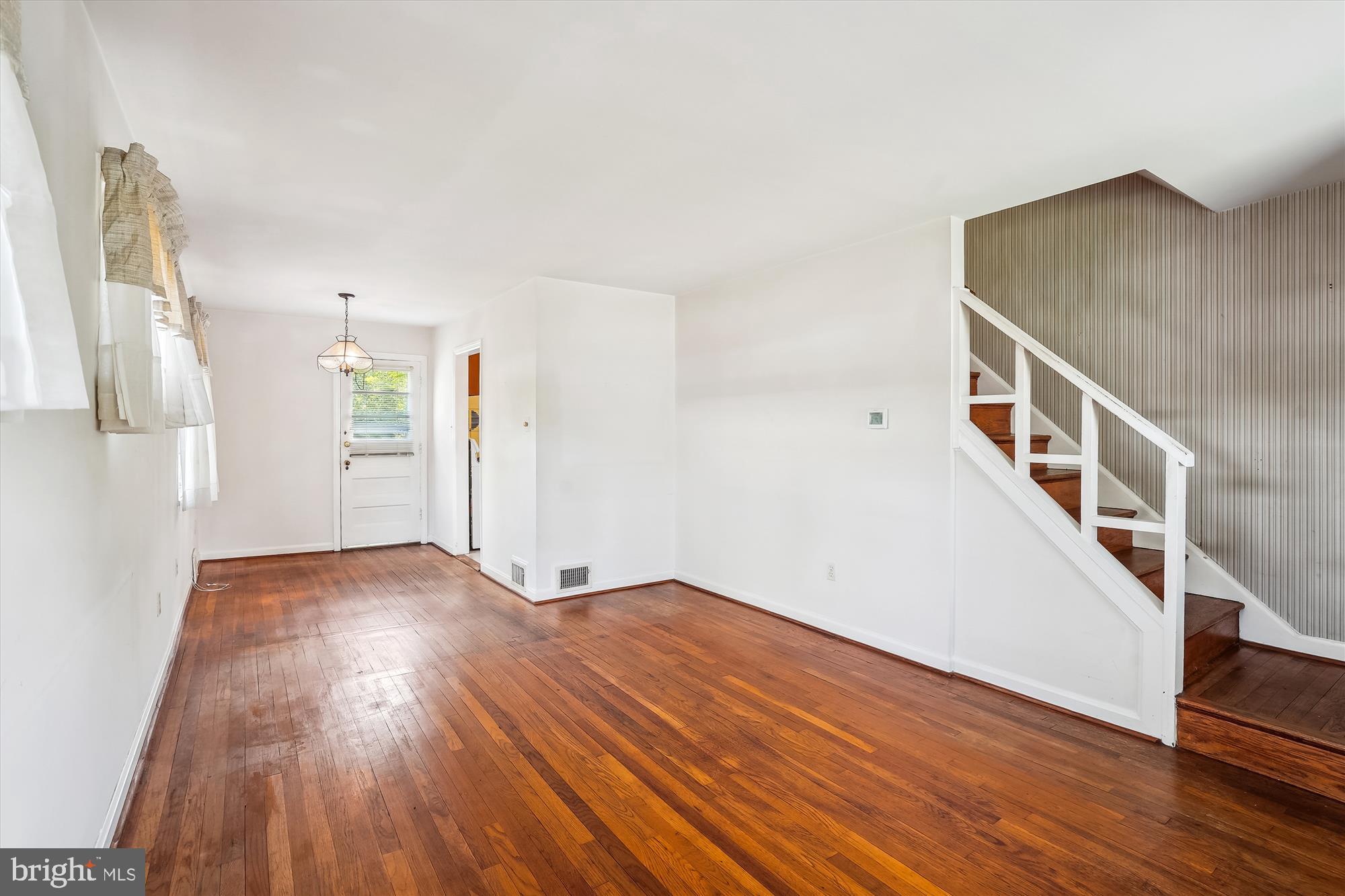 BUCKNELL MANOR - Residential