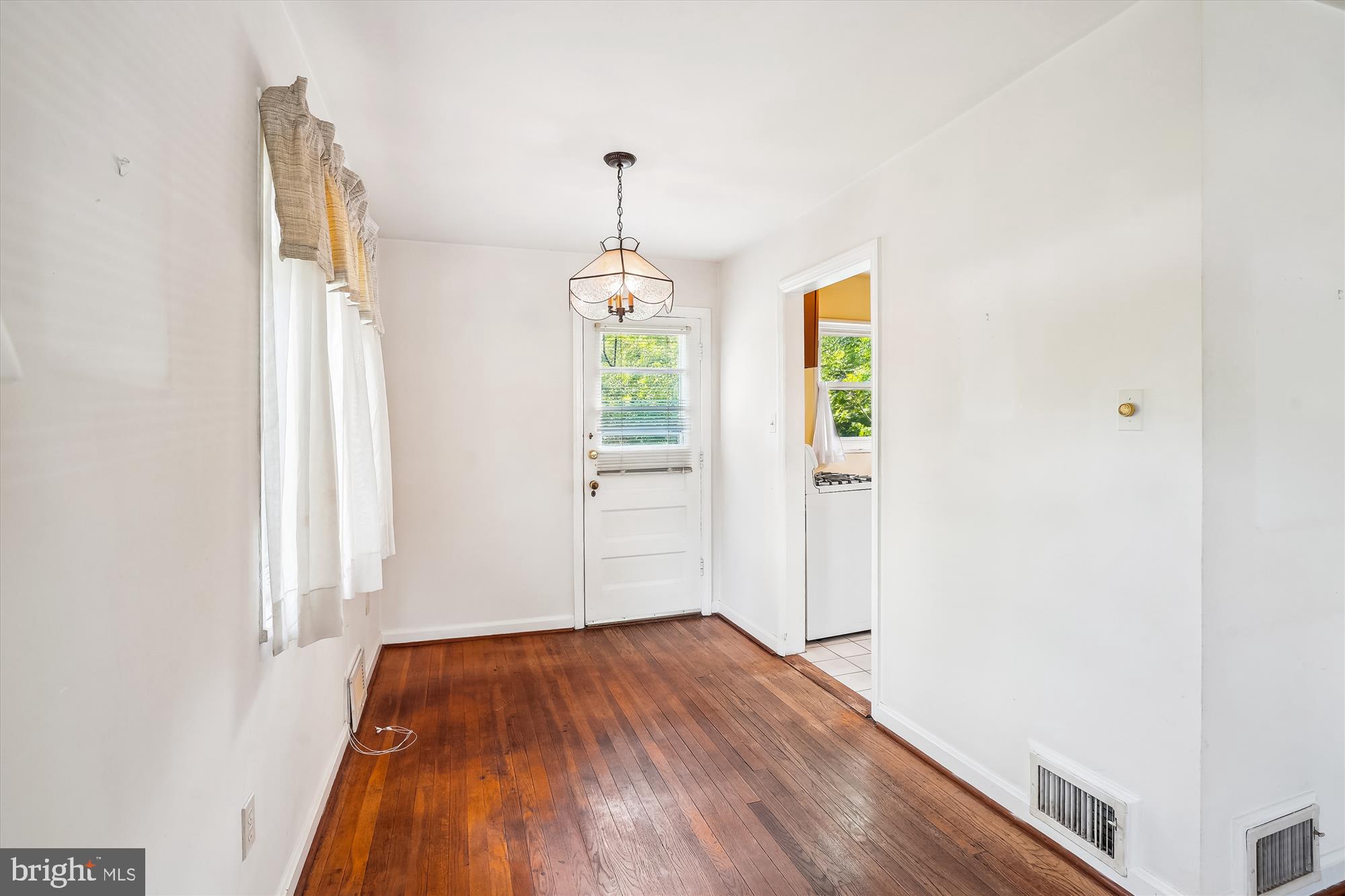 BUCKNELL MANOR - Residential