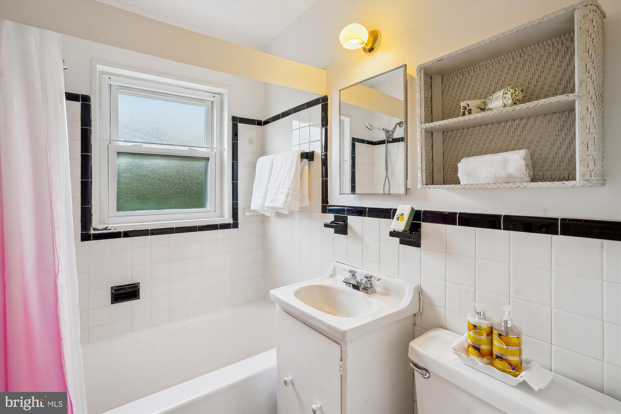 BUCKNELL MANOR - Residential