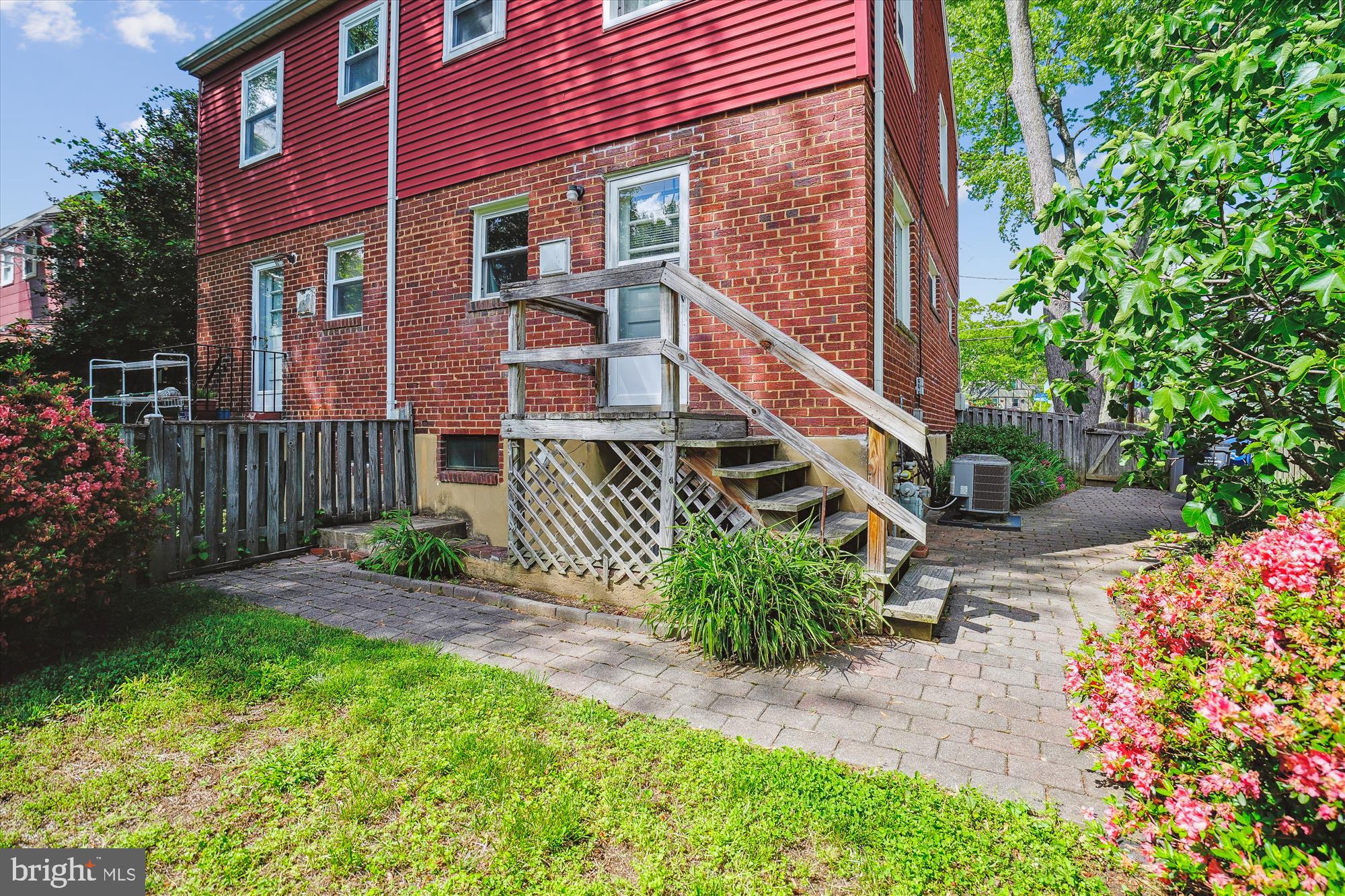 BUCKNELL MANOR - Residential