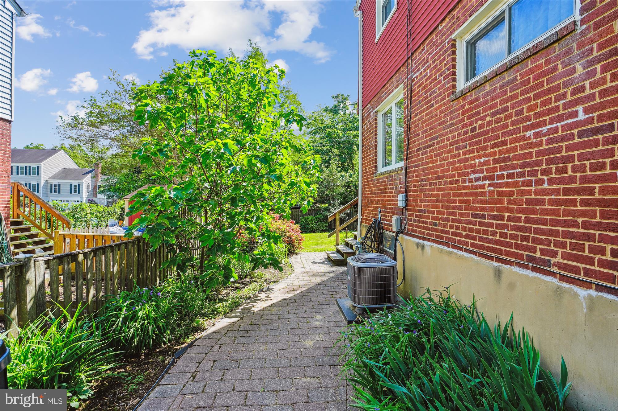 BUCKNELL MANOR - Residential