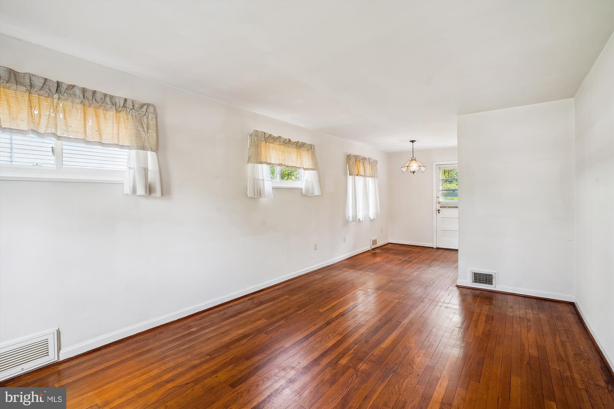 BUCKNELL MANOR - Residential