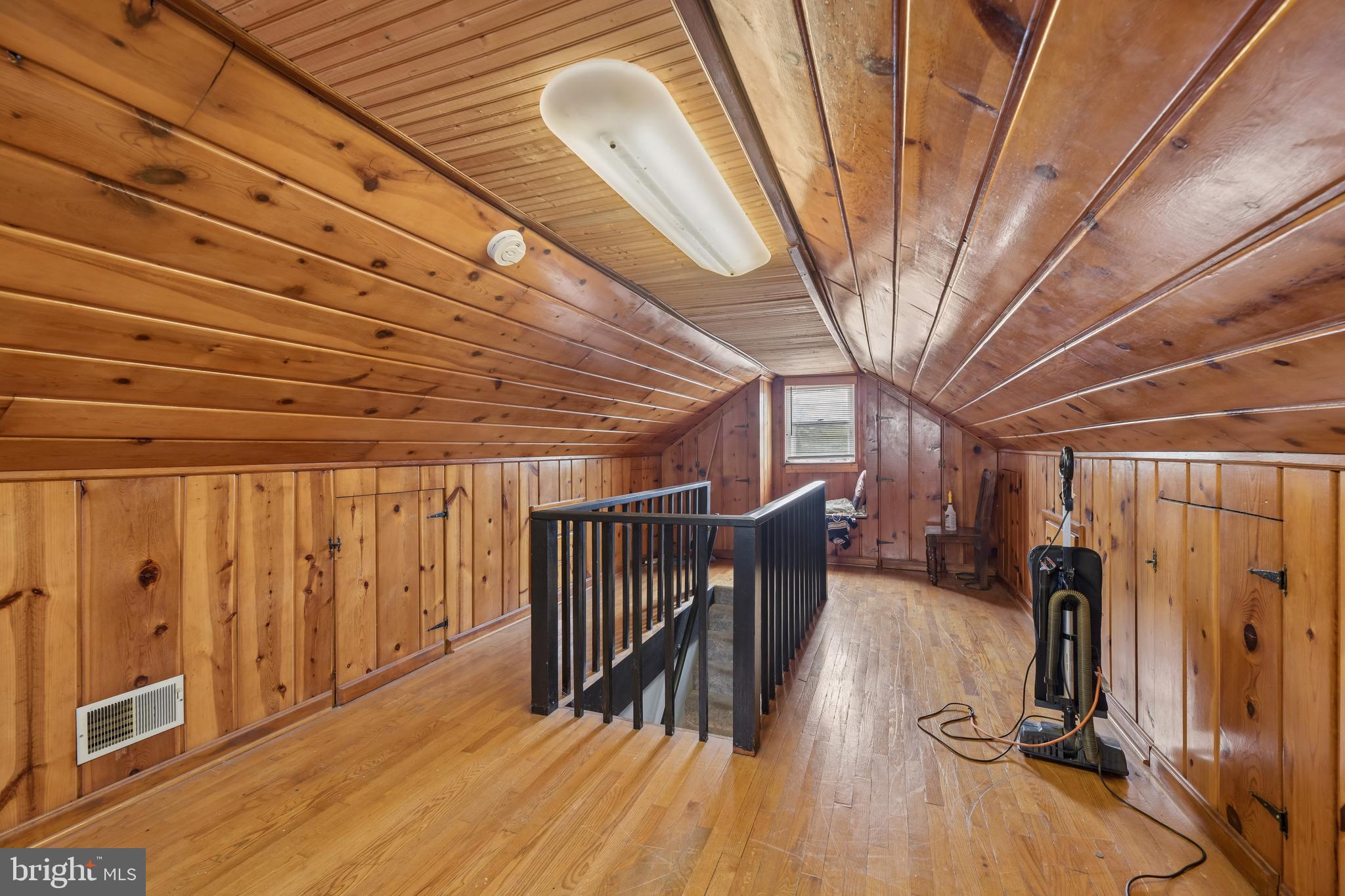CHEVERLY MANOR - Residential
