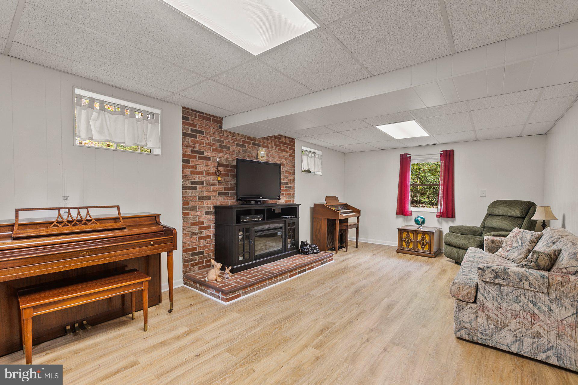 HOLLY GAF ACRES - Residential