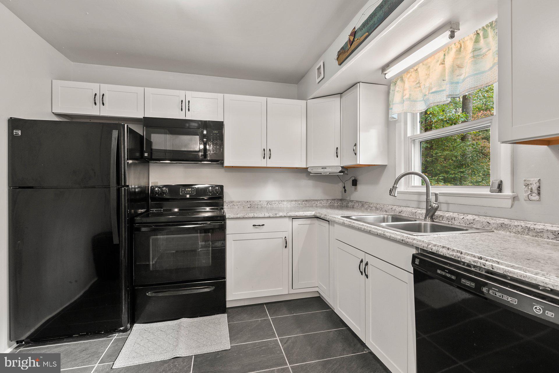 HOLLY GAF ACRES - Residential