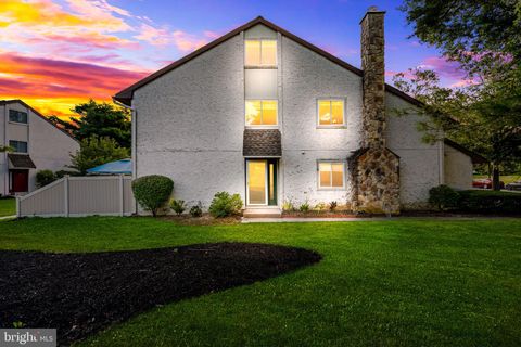 Photo of 99 Thoreau Drive, PLAINSBORO, NJ 08536 (MLS # NJMX2011188)