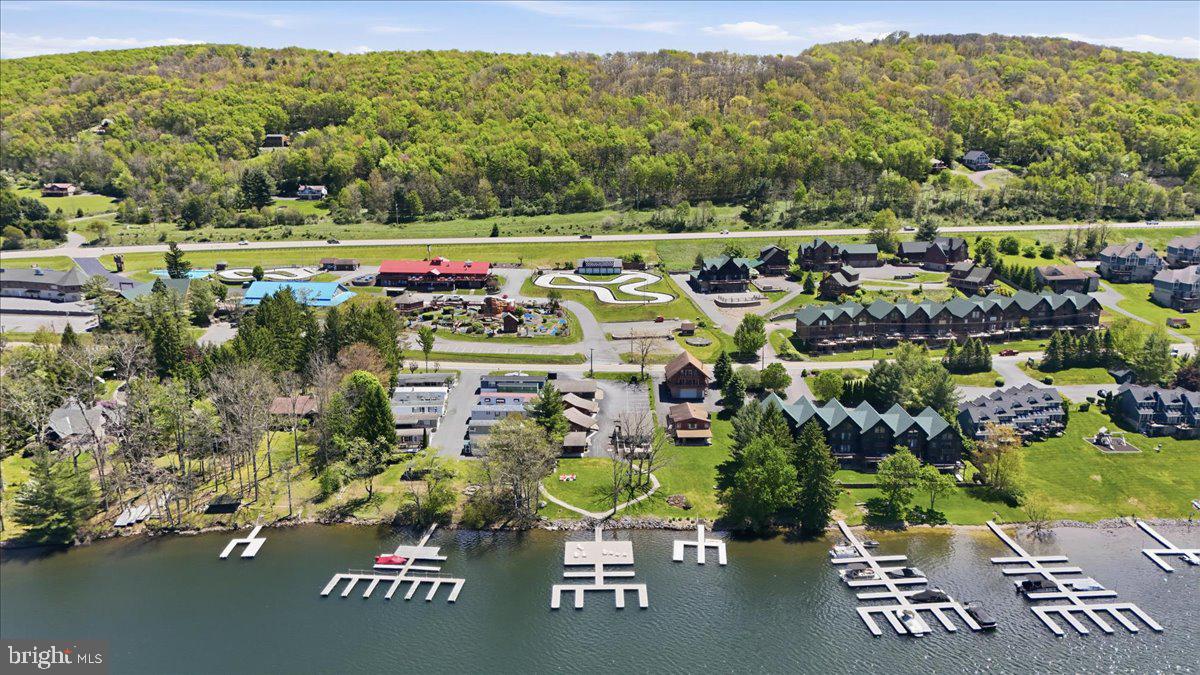 18 LAKESIDE VILLAGE LANE