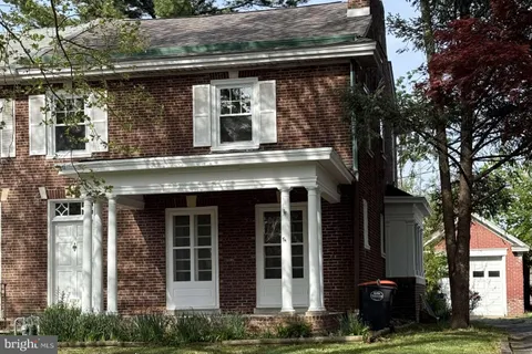 16 E Parkway Avenue, Chester, PA MLS: PADE2089170