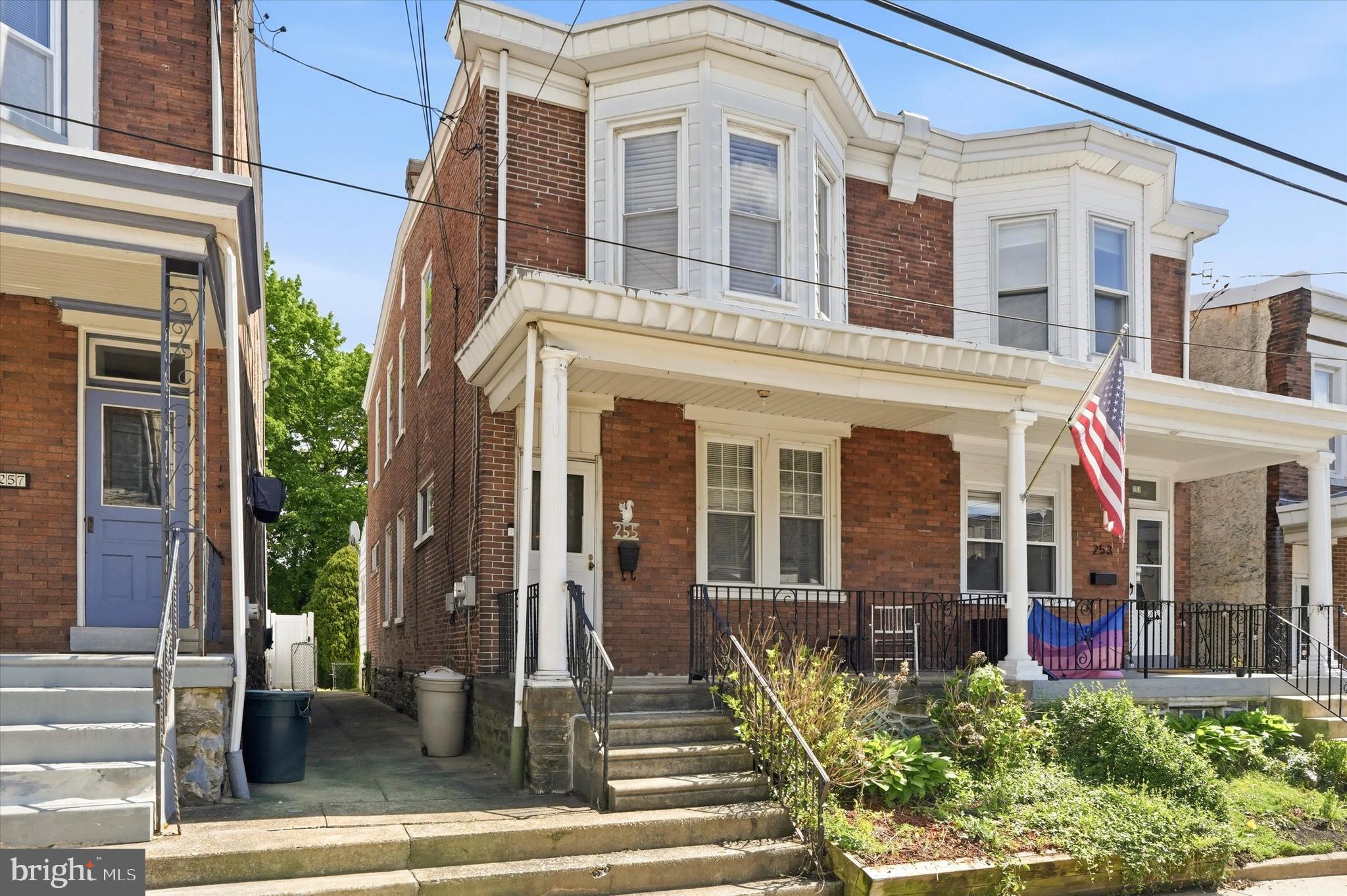 255 DUPONT STREET