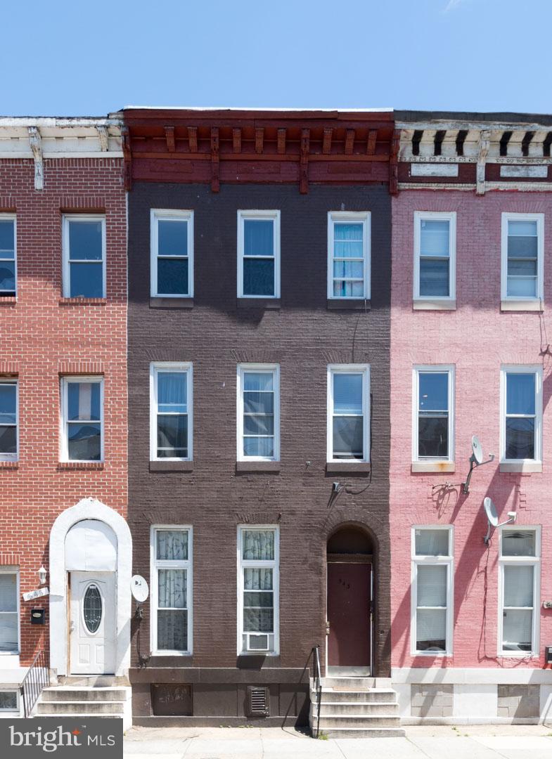 List price is opening bid only. BANKRUPTCY TRUSTEE'S AUCTION: Wednesday, June 21st, 2017 @ 1:05pm on the premises.$2,500 Deposit. Fully Leased Duplex townhome located in Harlem Park. Gross Scheduled Annual Rent = $10,680. Units are self-contained & separately metered. Landlord Pays cold water. This is part of a 36 property Bankruptcy Trustee's Auction. Check our other listings for more info.