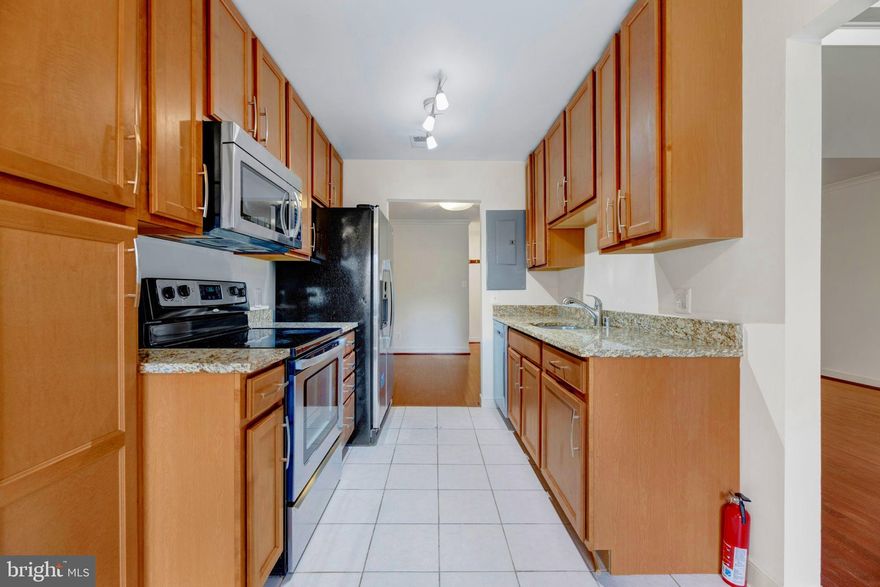 Come see this large top unit rental that has a great extra bonus loft space. Community pool and balcony to add! Open-concept kitchen with granite counter and Stainless steel appliances! Lots of closet space. Just moments for shopping etc. Credit is 650 min. , income must be at least $72,000, and pets case by case.