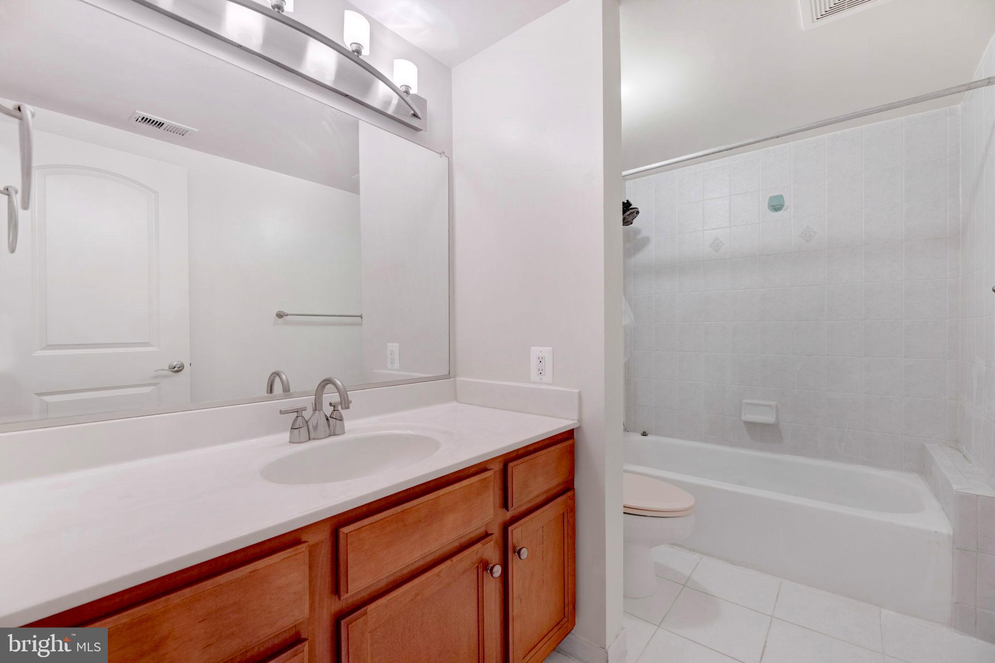 NORTH GREEN CONDOMINIUMS - Residential Lease