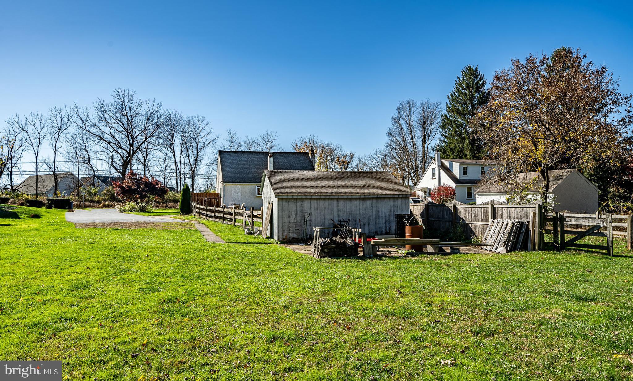 BRINTON WOODS - Residential