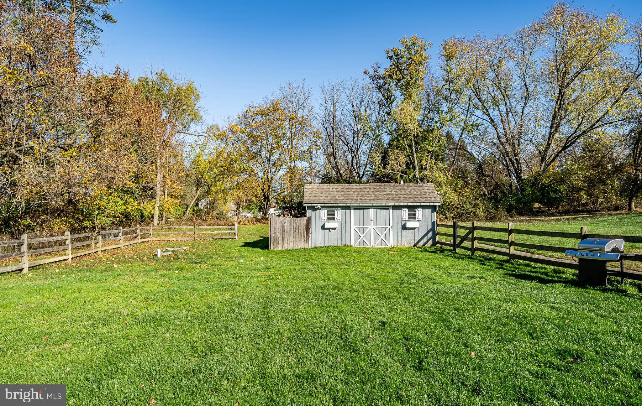 BRINTON WOODS - Residential