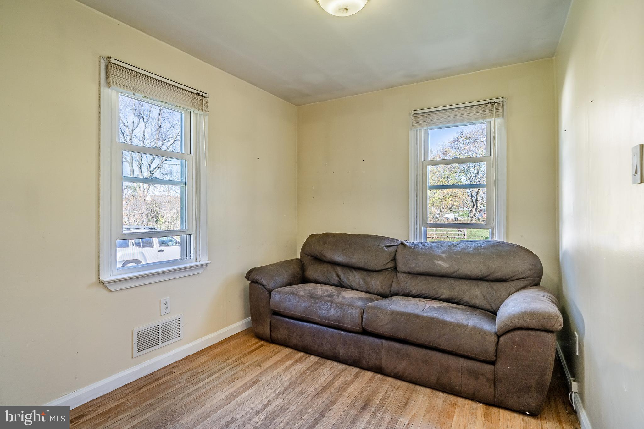 BRINTON WOODS - Residential