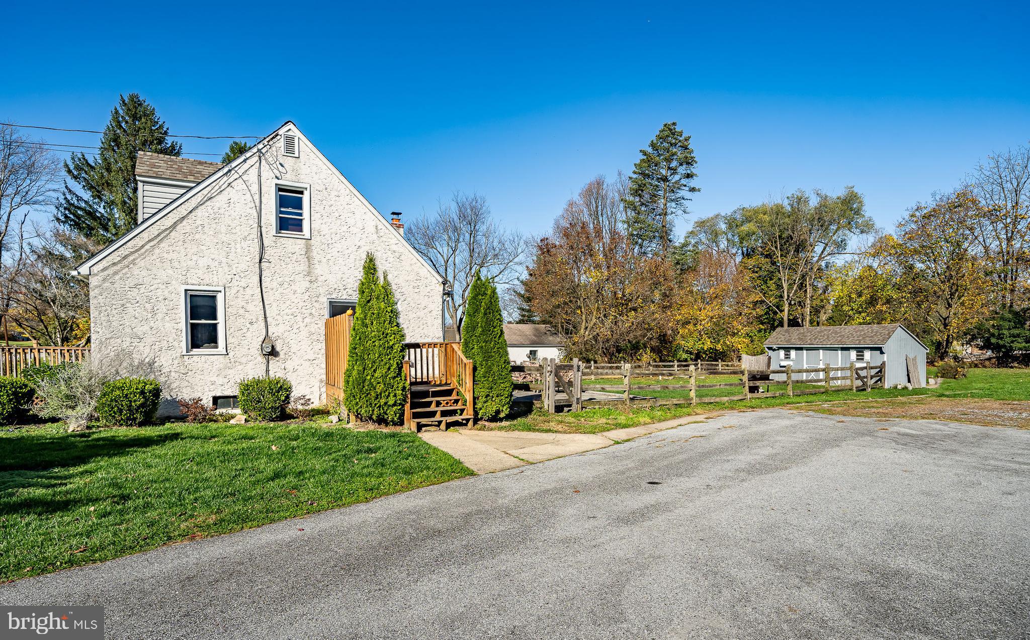 BRINTON WOODS - Residential