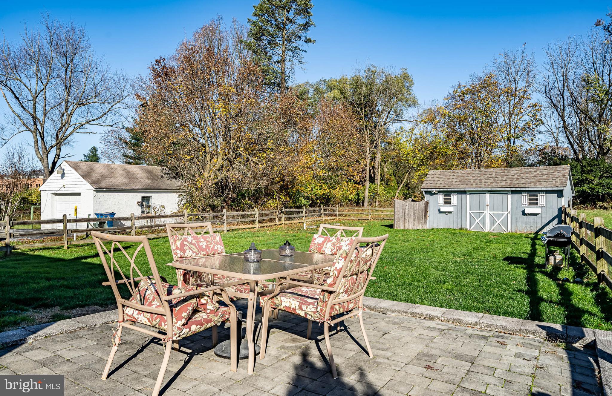 BRINTON WOODS - Residential